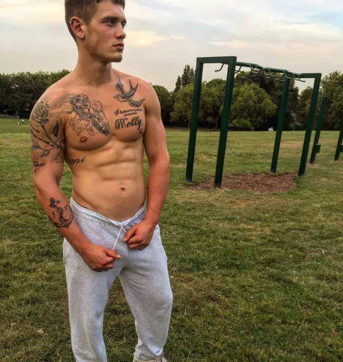 Charlie Auterac (@CharlieAuterac) by RGuysInSweatpants