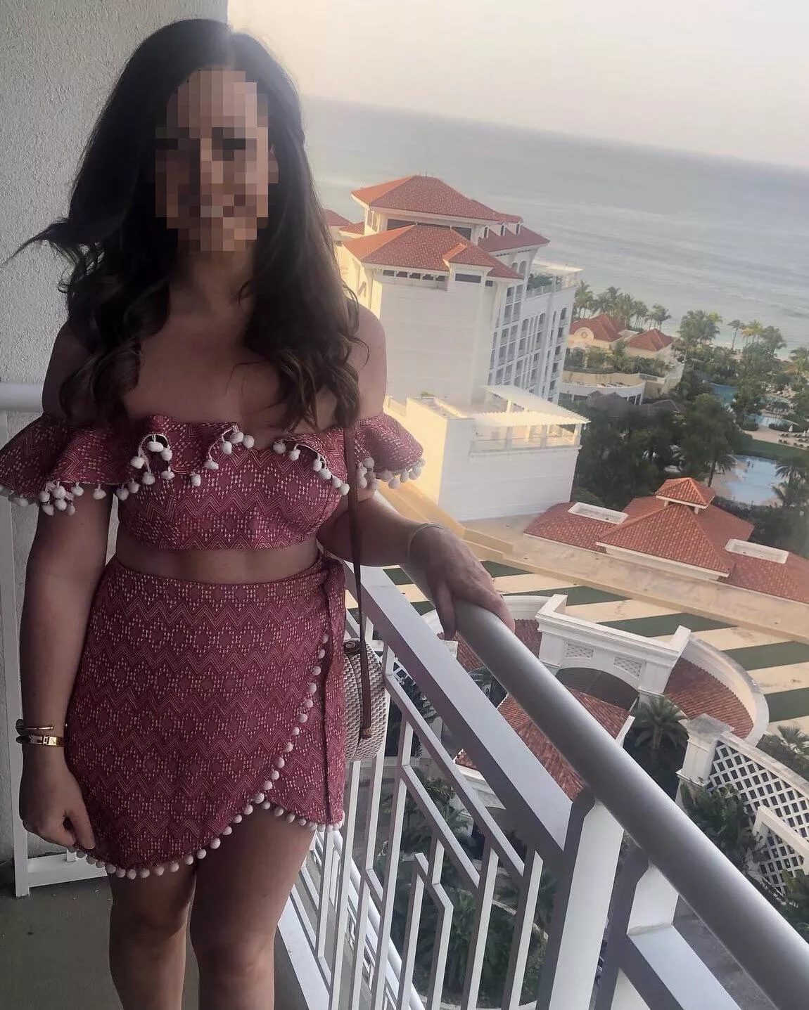 Chat open for my 34 y.o wife posted by HowVeryNaughtyOfMe