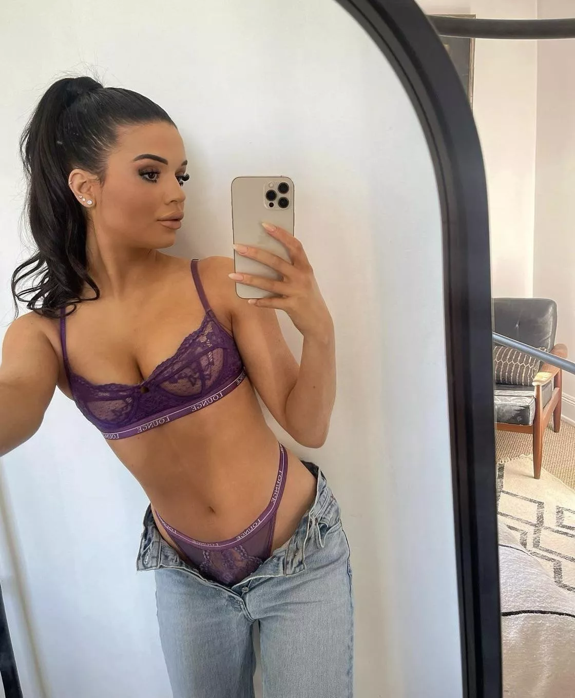 Chav girl in cute jean posted by Thin_Fee5553