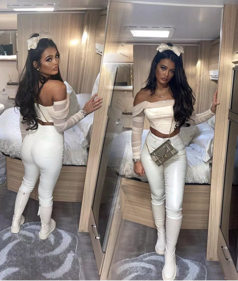 Chav in a caravan posted by YellowBelly50