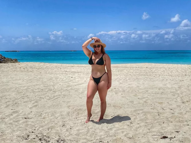 check out Kelly Monroe by stiffspacebar