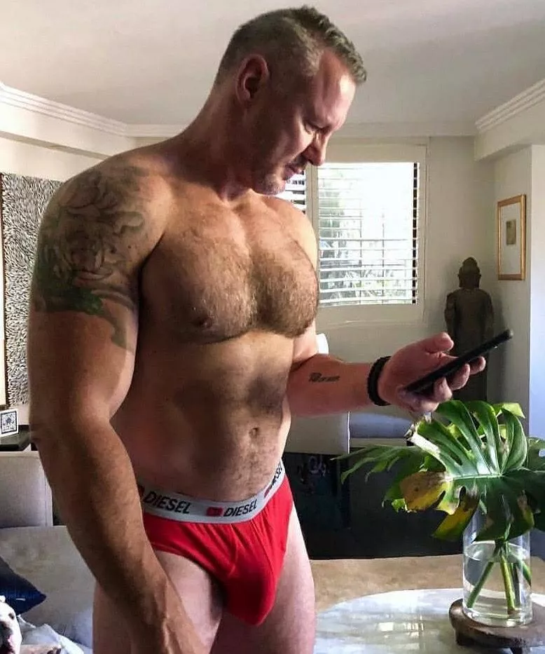 Checking out reddit posted by rainbowphase