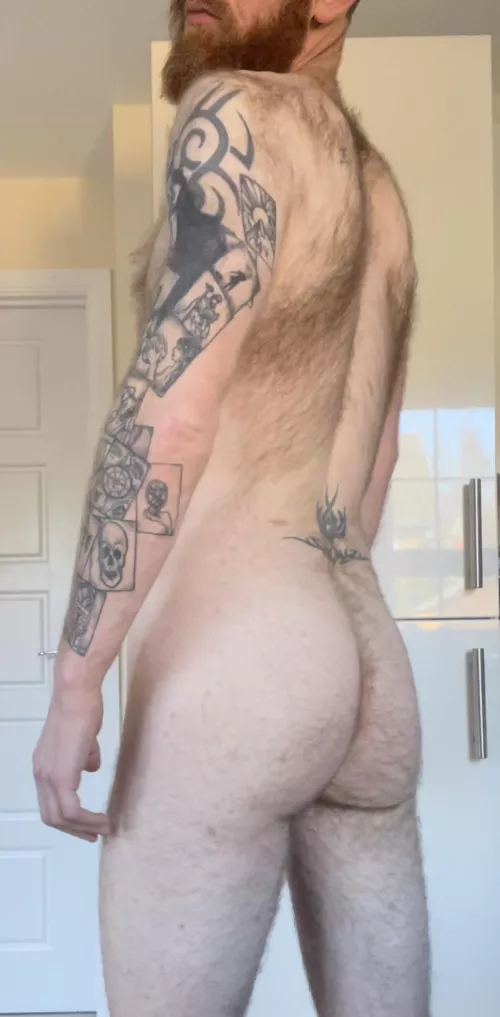 Cheeeeeeeeeky 😜🍑 by gbrad1983