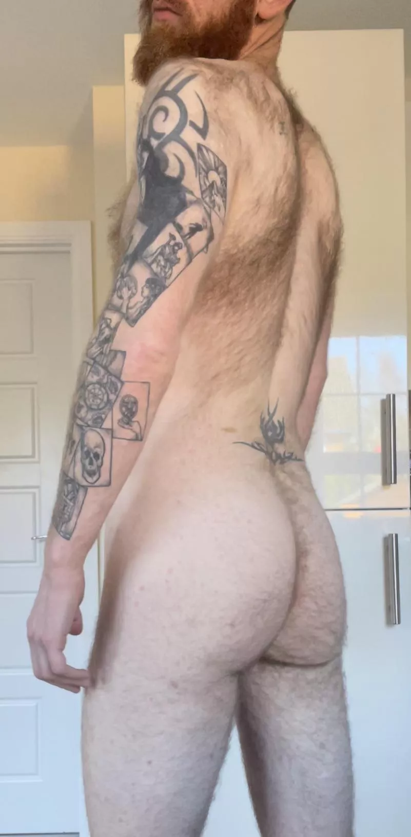 Cheeeeeeeeeky 😜🍑 posted by gbrad1983