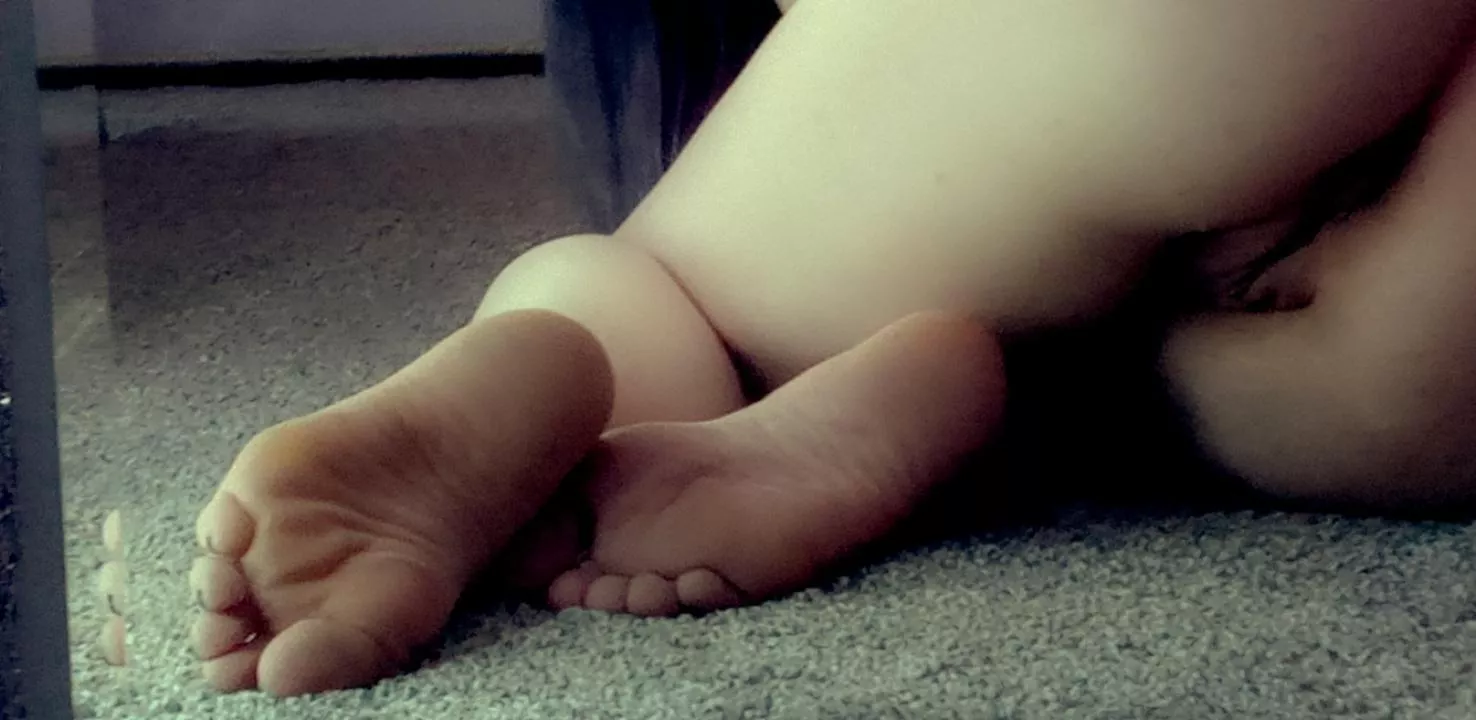 Cheers to heelsandass! (37Milf size 7.5) posted by TrinasTreasures207