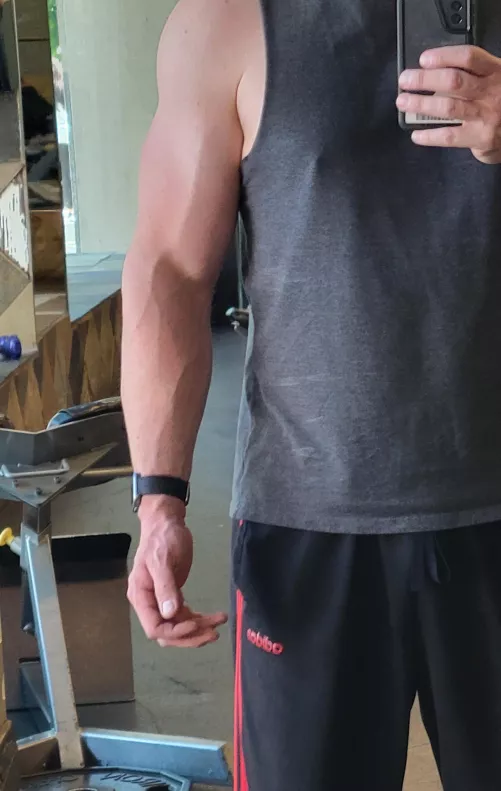 Chicago gym goer :) by SlatedMortician