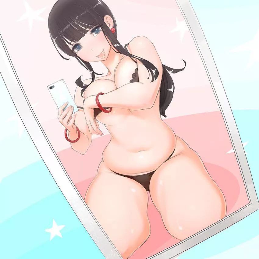 Chichi takes a selfie posted by Rahdx