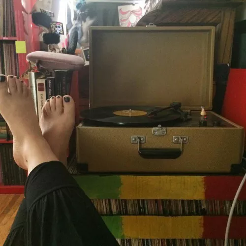 Chillin’ by Tribsterr69