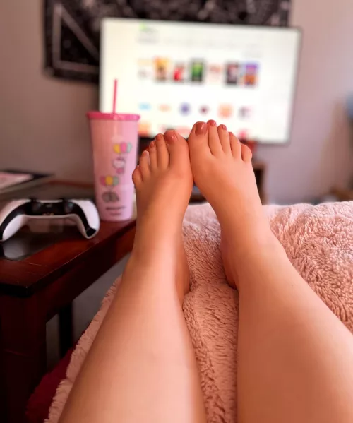 🛍Chillin after shopping.🌸 by Sorine-Rose