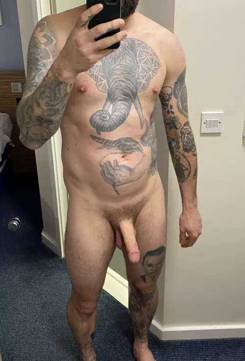 Chilling at the hotel… by Stoicjiujitsu