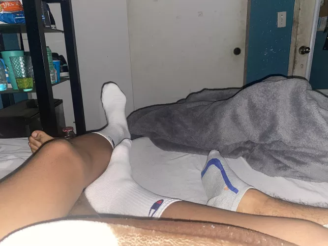 Chilling in bed by jespatas