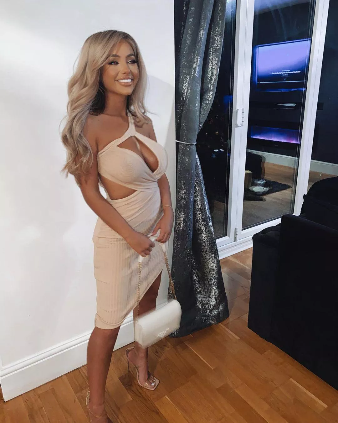 Chloe Elizabeth and her massive tits mmmm posted by qwertyqwerty90