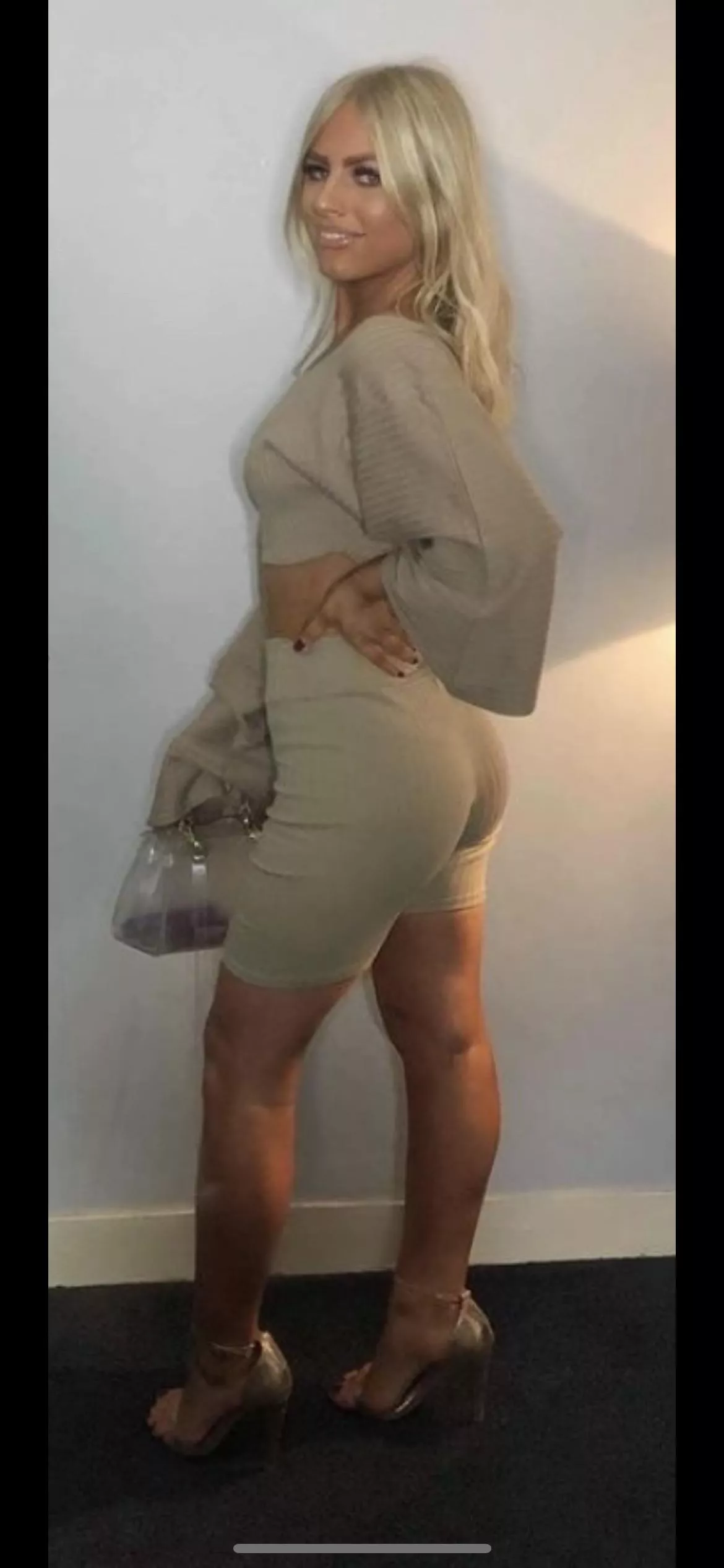 Chloe posted by insertdiscinbumhole