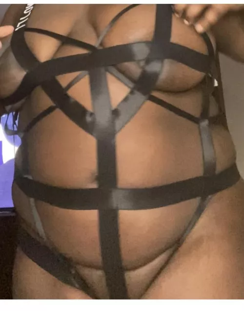 Chocolate belly by Cocoa4201