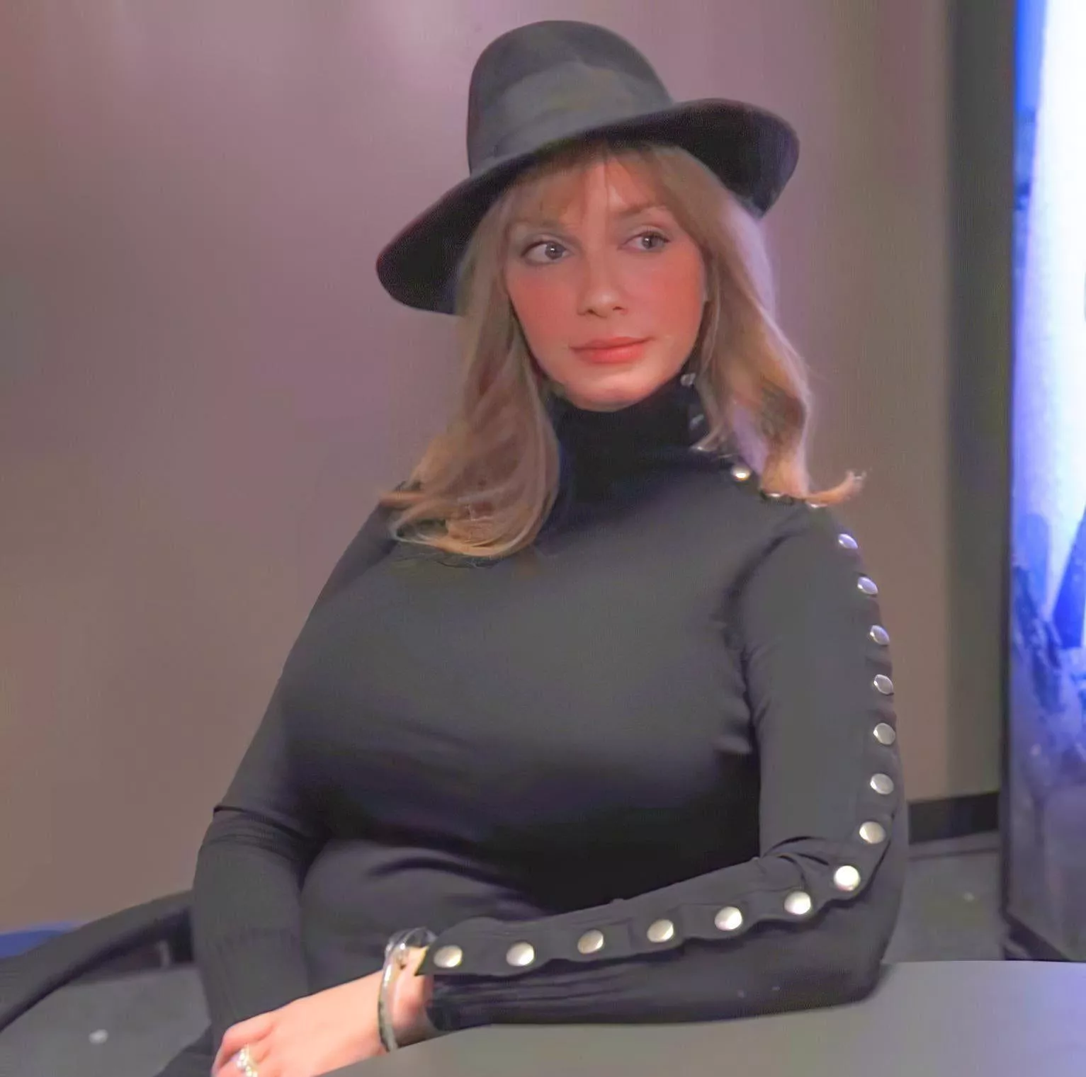 Christina Hendricks posted by TimPascal