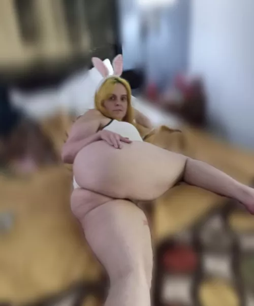 chubby bunny 🐰 wants to be petted today 😜 by therword001