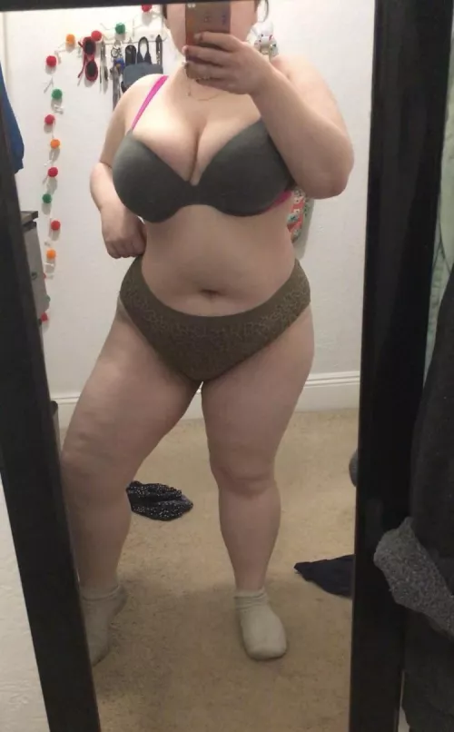 Chubby girl, 23, home alone by Laciek4x