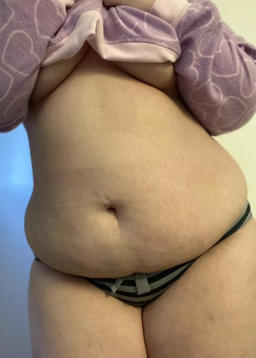 Chubby girls are much more fun to play with! 😏 posted by harritoyou_x