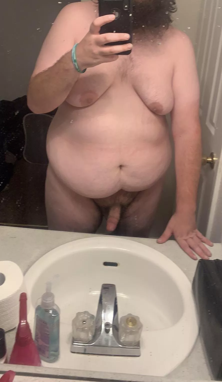 Chubby guy just looking for a woman to please. posted by SuperYoloSwag