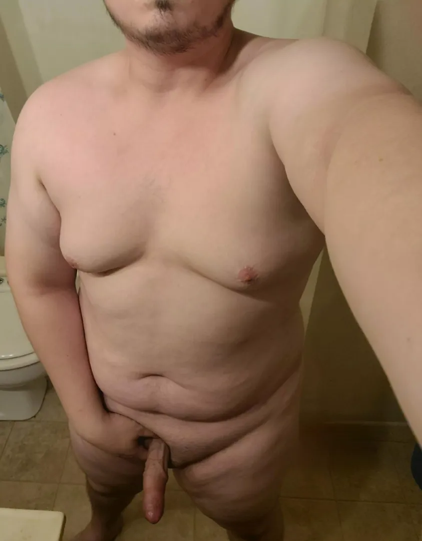 Chubby guy with a veiny cock 😉 posted by MrAlwaysHornyXXX