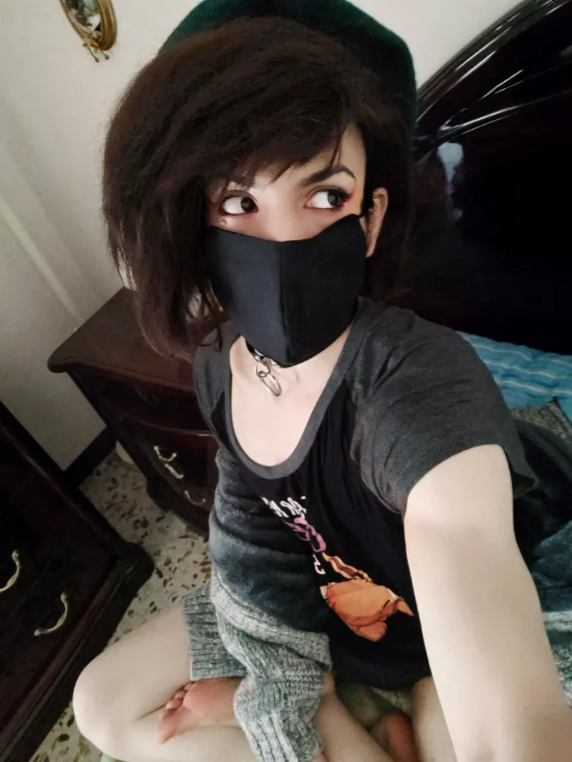 ciauuu ~~ today I tried to take some pictures, I'm new to this world .. be kind please 🥺 posted by MaxineEvoli