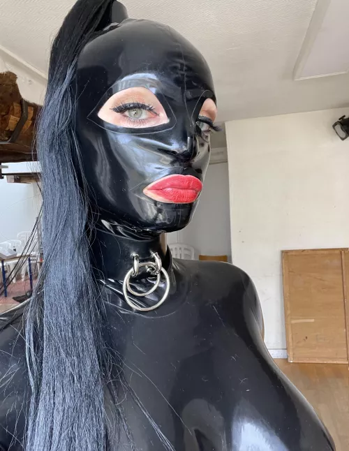Classic black rubber hood 😊 Any photographers on here ? by danielabenatta