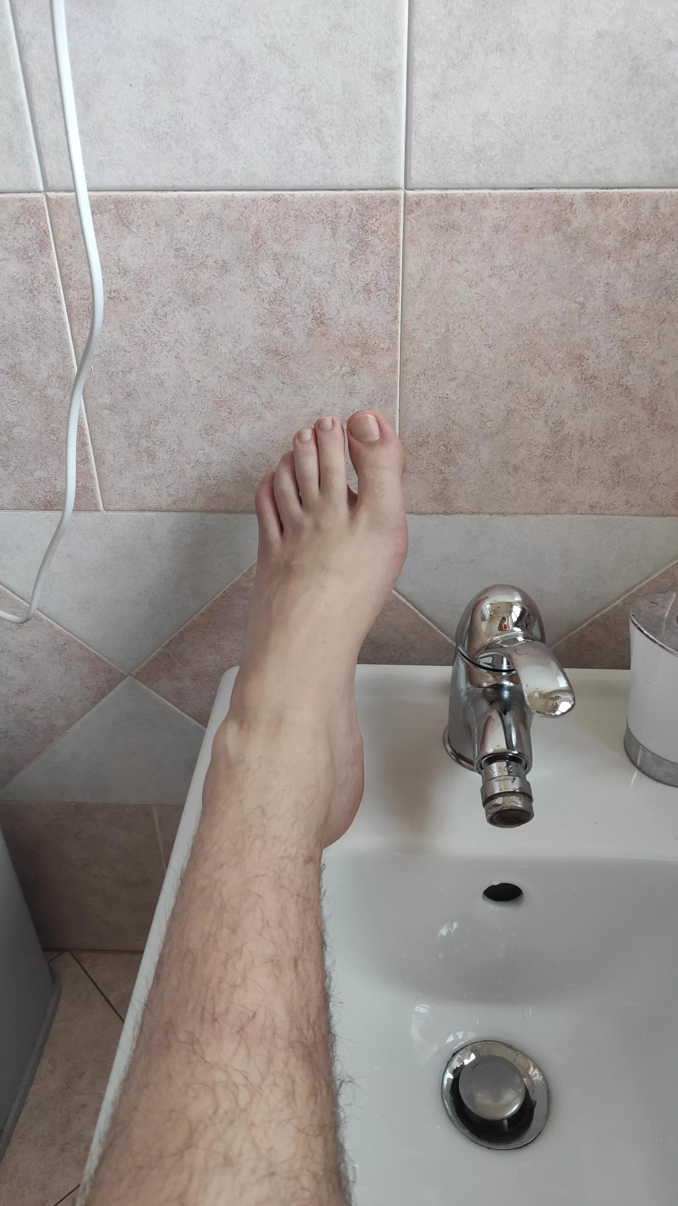 clean foot🛀 posted by Erikk_08