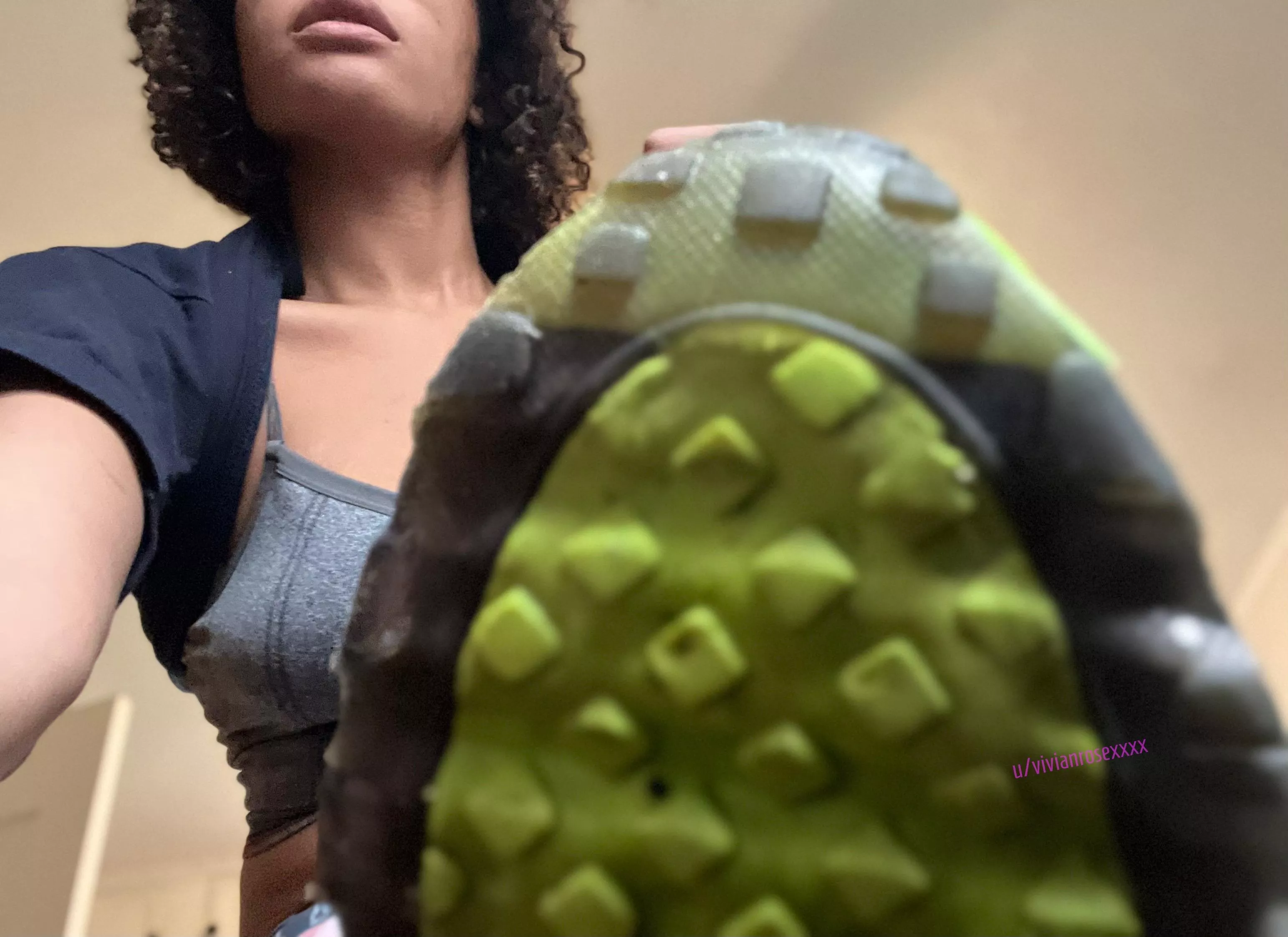 clean my shoes posted by vivianrosexxxx