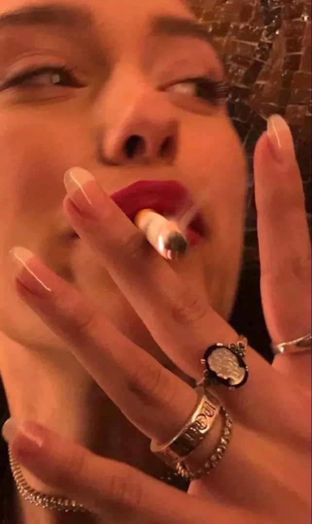 Close-up Inhale posted by johnavondale