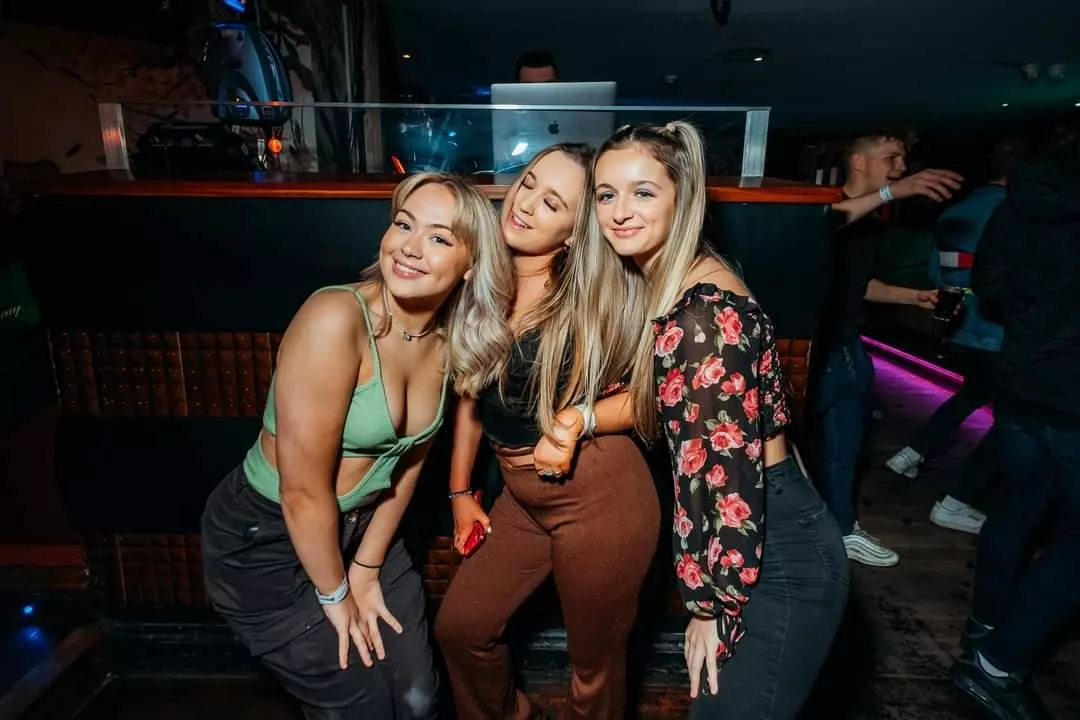 Club Girls posted by SotonTom123