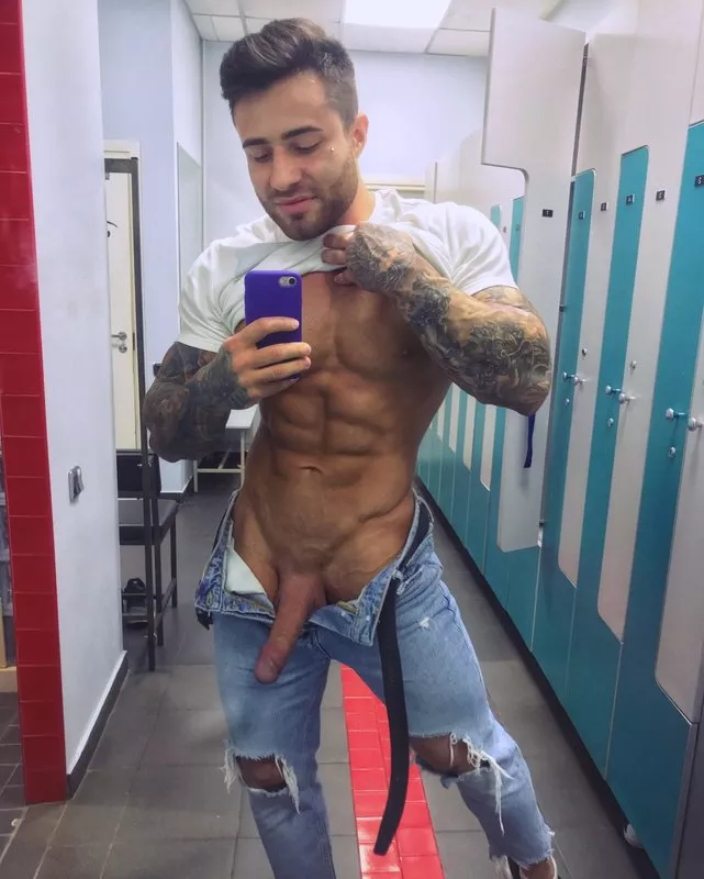 Cock in the mirror posted by gaypicsposter_