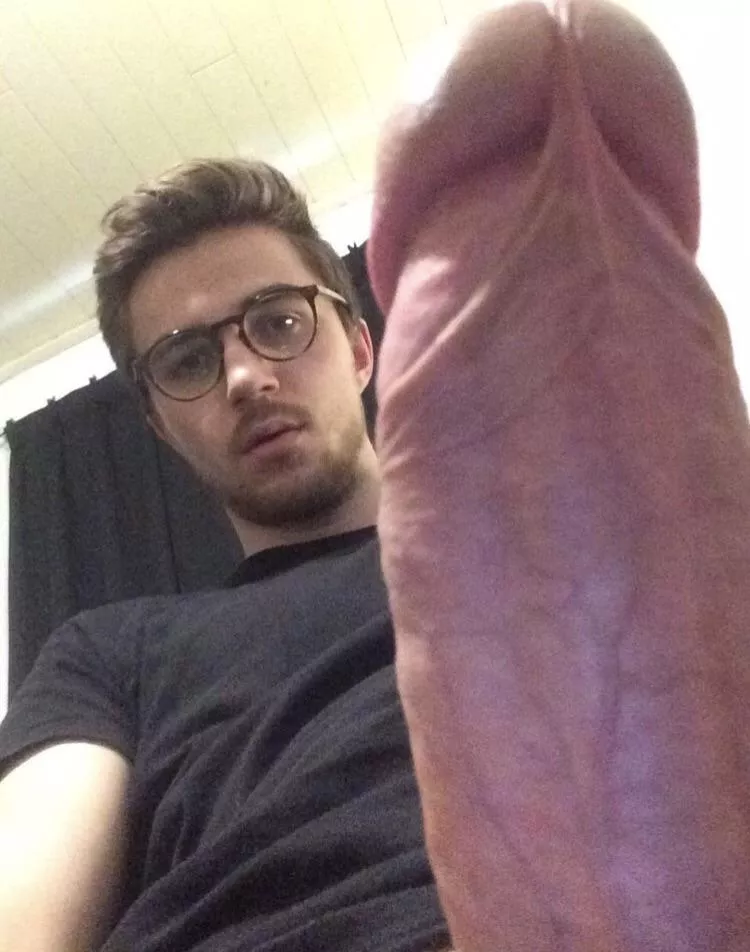 Cockfie 🤤 posted by jvdshihi