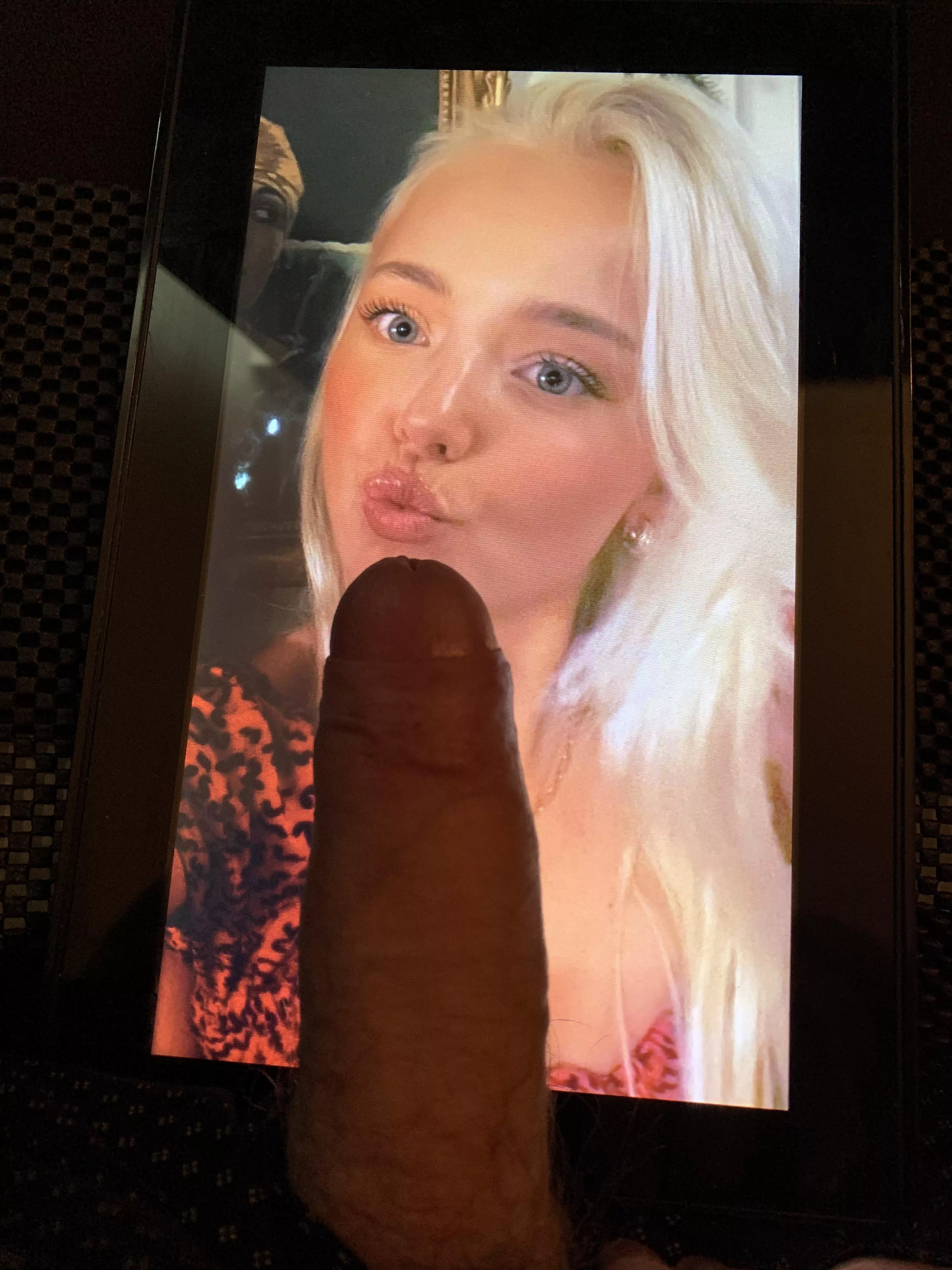 Cocking this gorgeous girl 👌🏻 posted by MacDBaggins