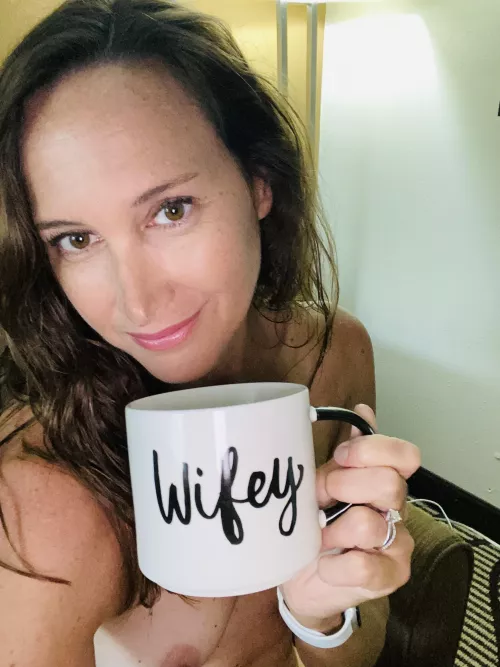 Coffee with the neighbor, he says house rules, we have to be nude. It feels naughty, but I don’t want to be rude. I’ll do what he says. by Racy_Stacey99