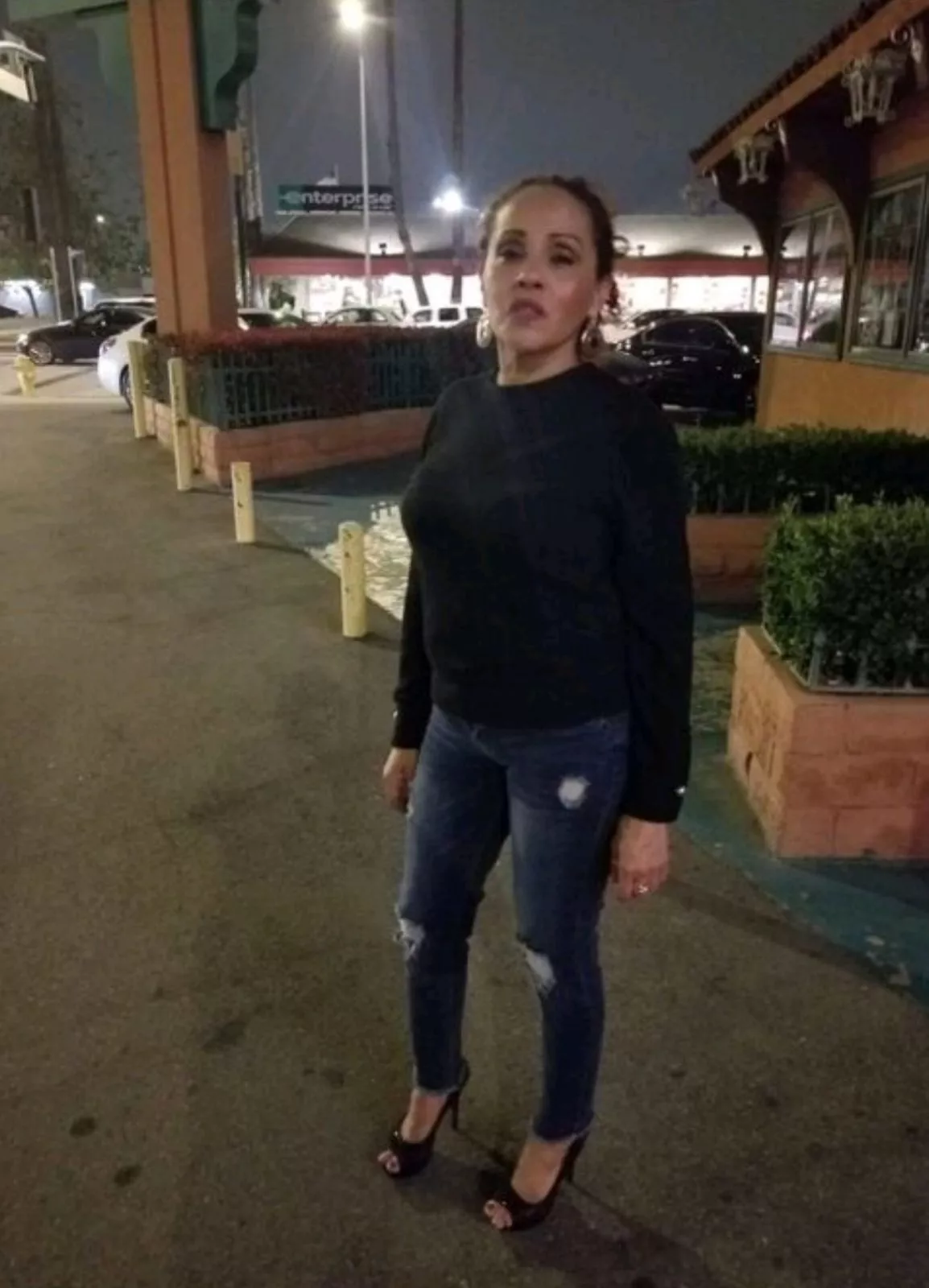 coked up right now looking for a bull to take my mom from me. dm me posted by slavetophatass