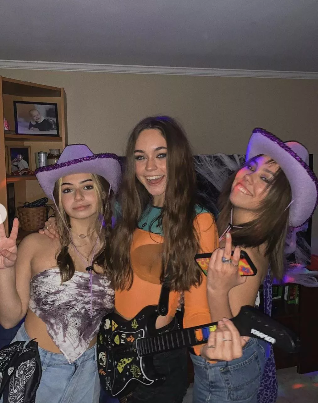 college babes posted by No-Dingo9081