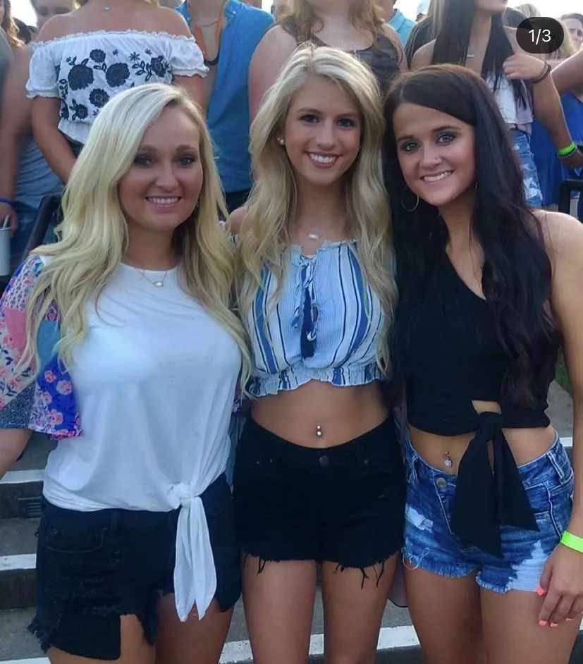 College concert babes posted by smashintilyousquirt