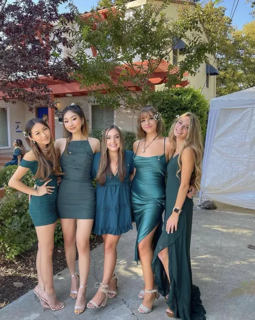 College girls by DogeinBush