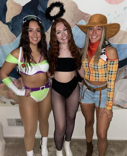 College girls😍 by emilyza123