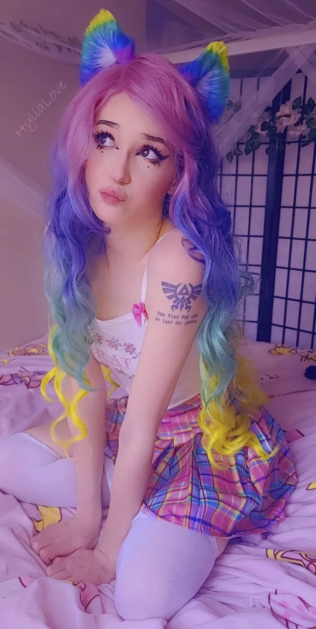 Colorful little kitten ❤️💛💚💙💜 posted by HyliaLove