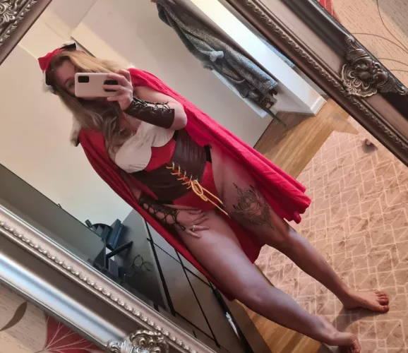 come and say hi on my free onlyfans 😘 chatting and requests welcome 😈 plus you get to see much more 😘 link in comments ❤️ by Mysterious-Ad8682