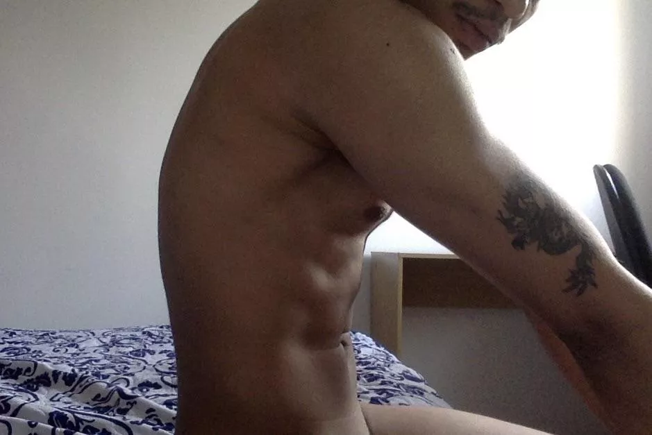 come and suck my uncut cock…i won’t say please❌😈 posted by scottwillliamd