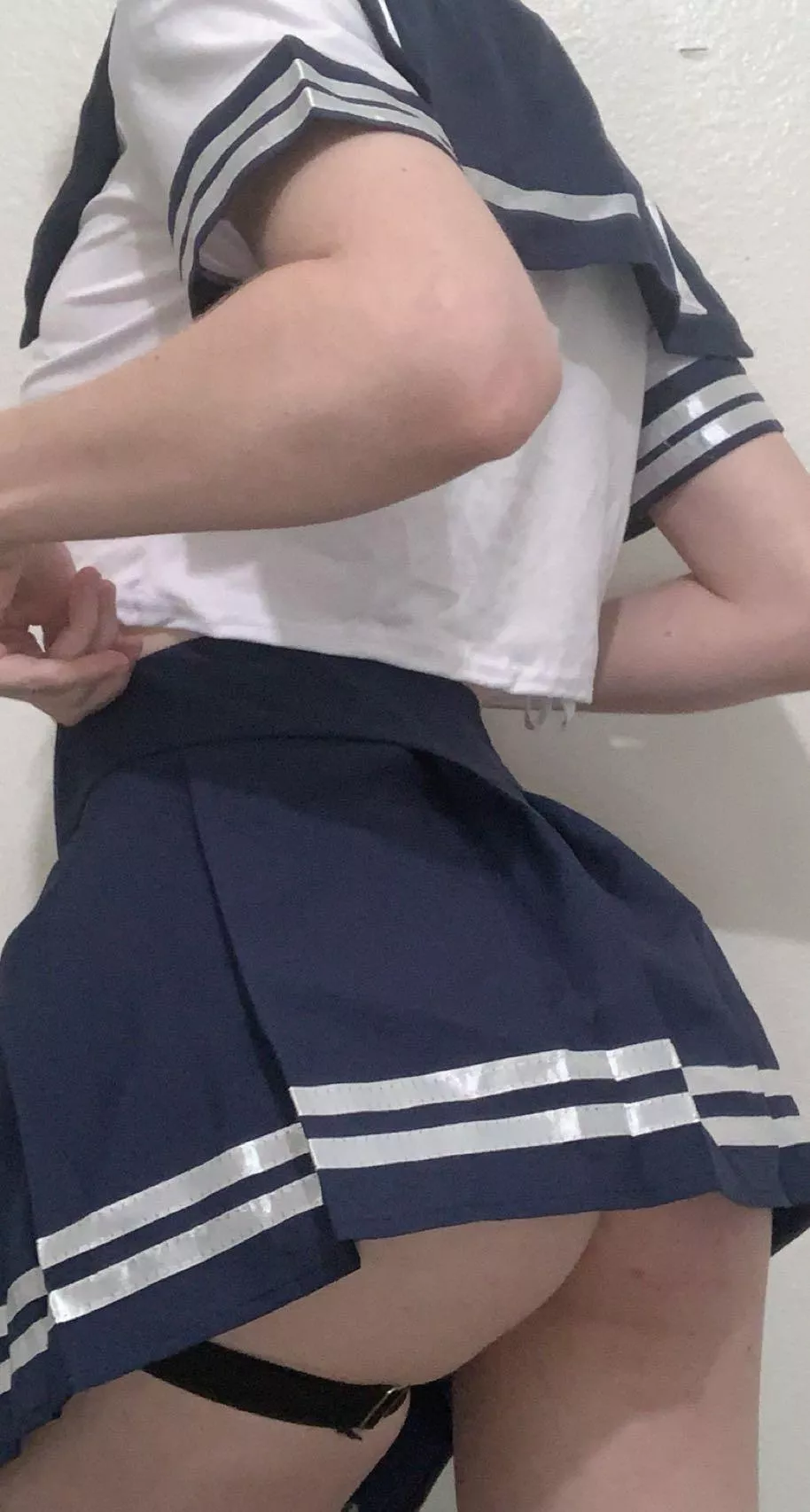 Come chat w me bby I’m so bored 💦 link below posted by Salem-666-