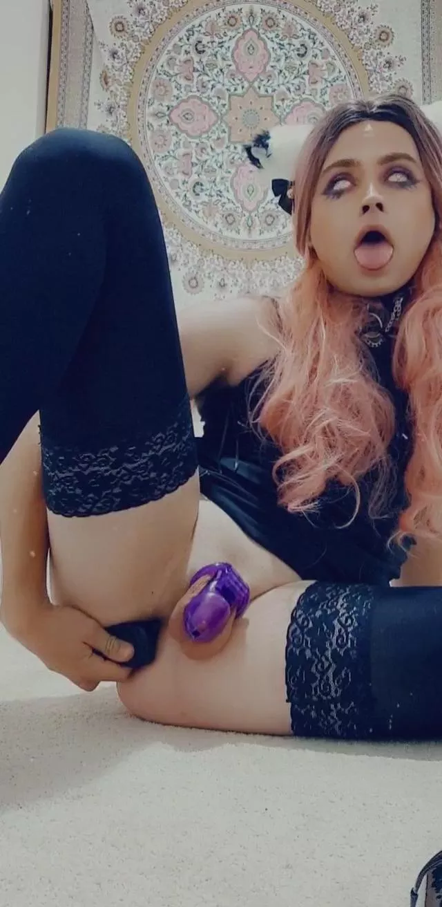 Come chat with me 🥰🖤🥰 posted by Kaylierowann