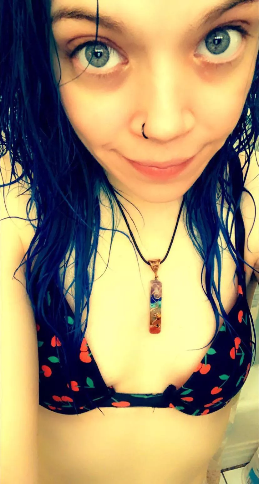 Come check out my page free to sub. posted by ashsmashdoa