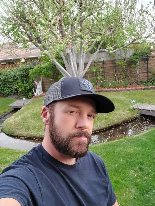 Come chill in my backyard 🌱 by bishopsknight