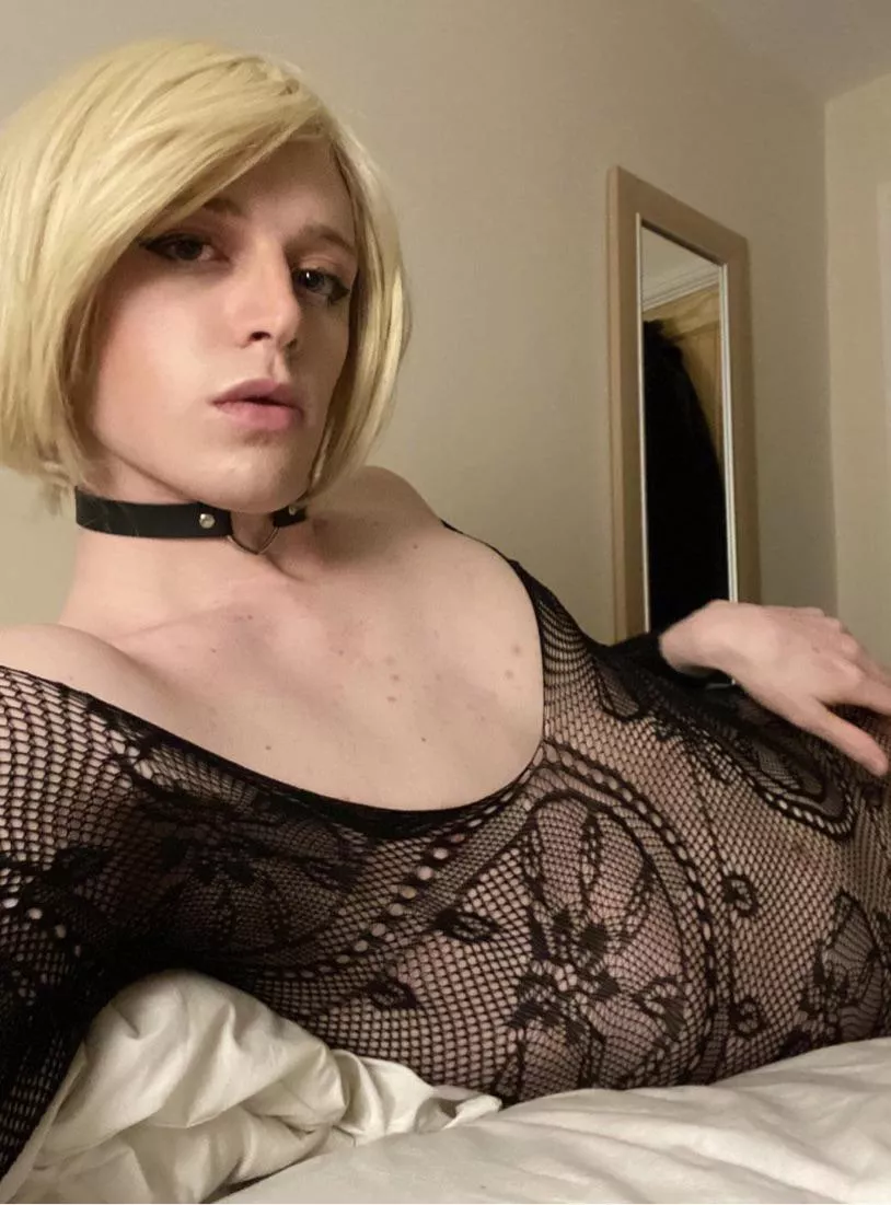 Come closer, I won’t bite… much 😋 posted by BillyhentaiCD