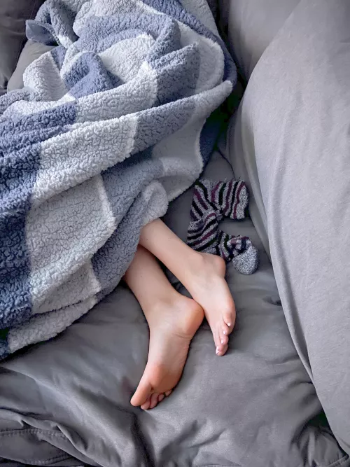 Come cuddle up next to my feet by TheQueenofArch