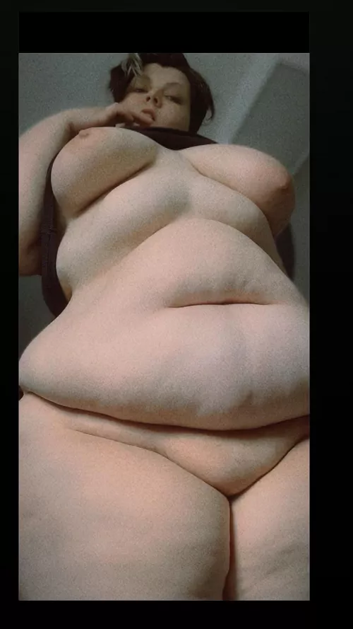 Come feel on my soft body😇 by littlewickedwitch