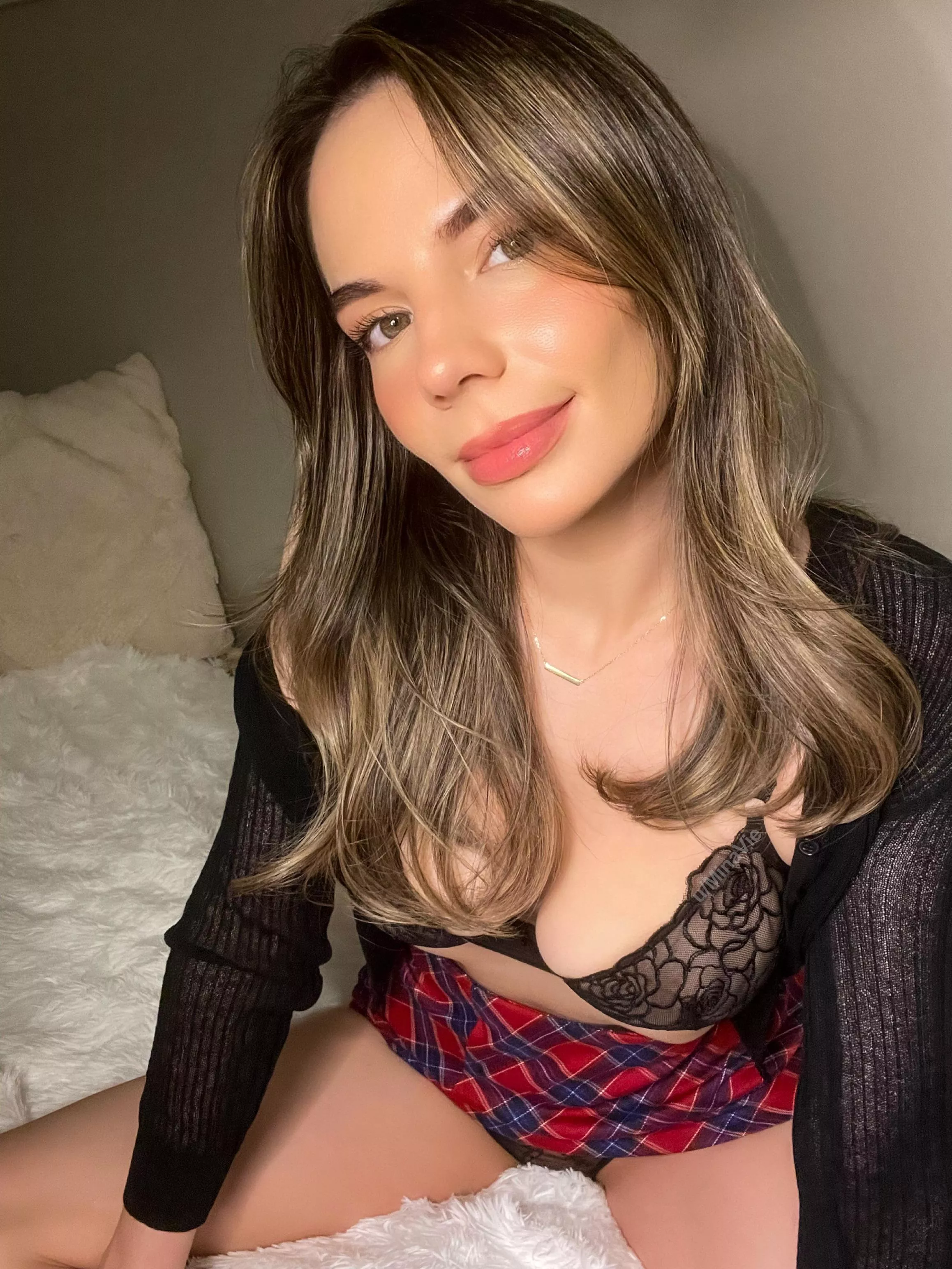 Come fill me before my classes posted by MinaVie